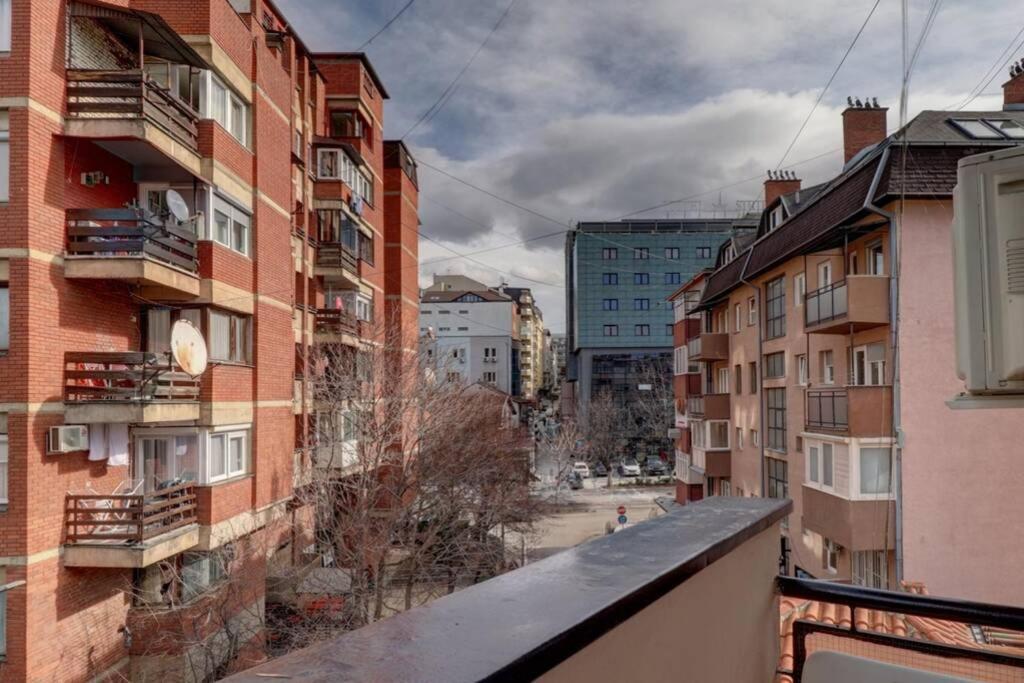 Town Square Apartment Pristina Eksteriør billede
